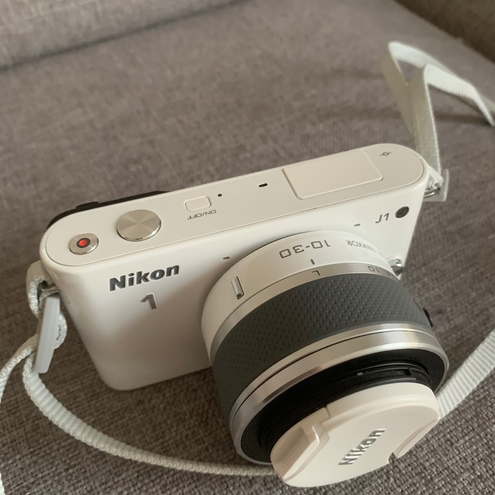 Nikon J1 Camera with all accessories